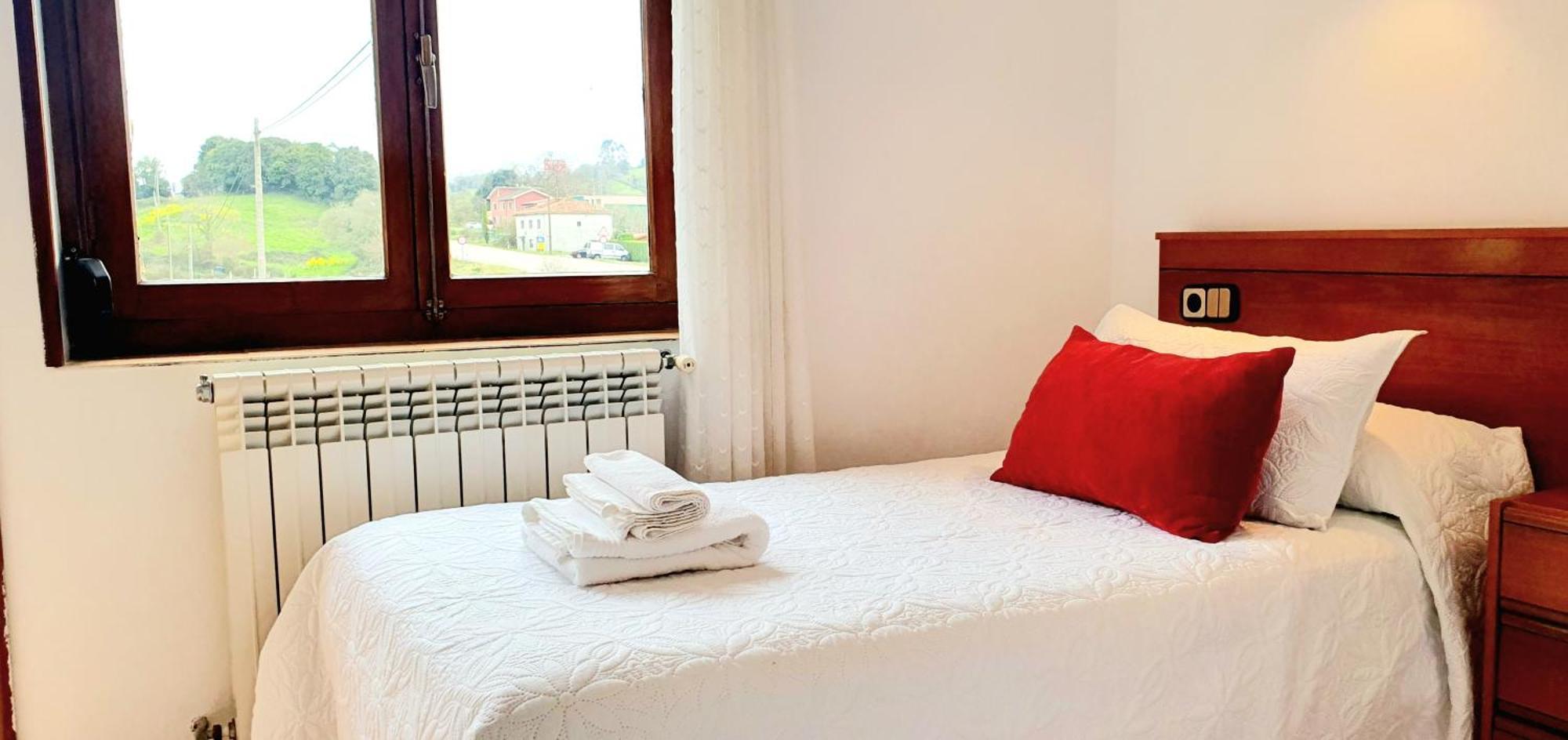 Hotel Sidreria La Casa Abajo La Franca Esterno foto