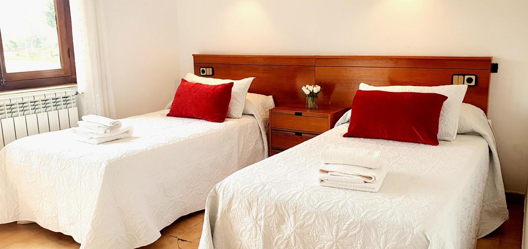 Hotel Sidreria La Casa Abajo La Franca Esterno foto