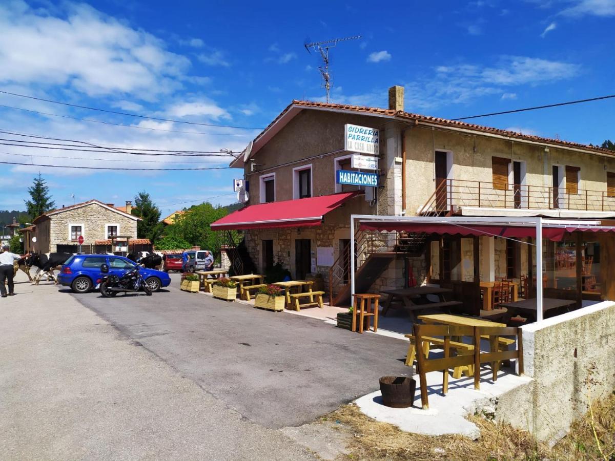 Hotel Sidreria La Casa Abajo La Franca Esterno foto